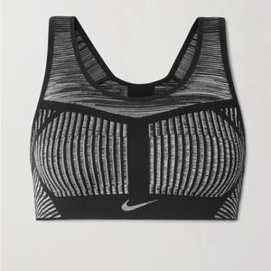 Nike Flyknit sports Bra